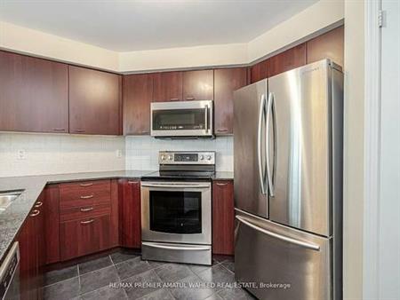 Finch/Yonge-Beauty!Freshly Painted 1056 sqft 2Bd+Den 2Pkg &Locker