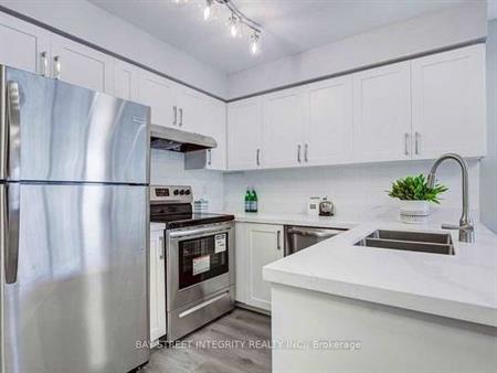 Yonge/Finch-Luxury Bright 2Bd 2Bath many upgrades thru unit