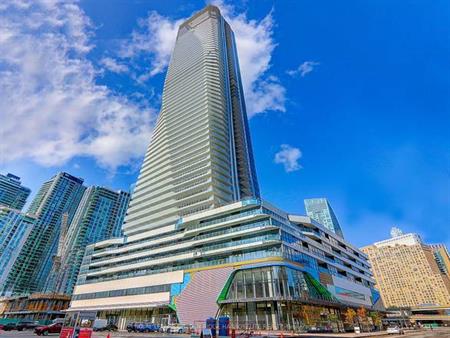 Luxury 1+Den Corner Suite w/ Wrap-Around Balcony at Prestige One Yonge