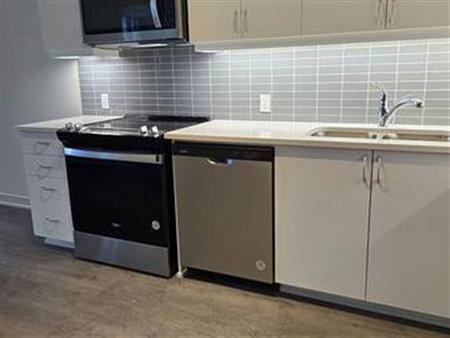 Yonge/Sheppard-NEW Luxury 1Bd+Den Parking & Locker