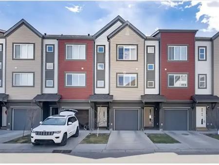 Townhouse in copperfield | Calgary