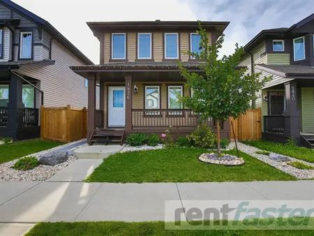 Completely furnished, 3 bedrooms, single detached house with a back garage. | 1836 32 St NW, Edmonton