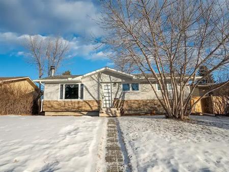 ACADIA HOUSE WITH BASEMENT SUITE - TWO UNITS | 9616 Alcott Road Southeast, Calgary