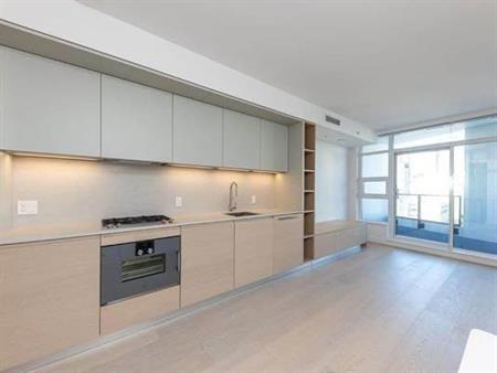 Beautiful Studio Unit at One Burrard