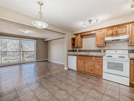 #104, 11827 105st | 11827 105 Street Northwest, Edmonton