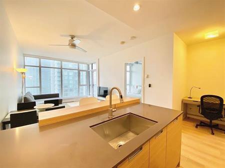 Burnaby Station Square One Bedroom suite + DEN in excellent location!!