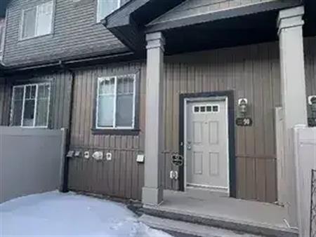 3 bedroom 2.5 bath townhouse double attached garage in Orchards link SW Edmonton | 3305 Orchards Link Southwest, Edmonton