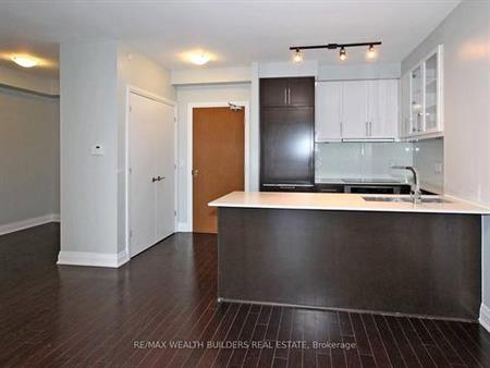 Sheppard/Bayview Renovated Very Lrg 2Bdrm +Den Luxurious 1Prkng 1Lckr