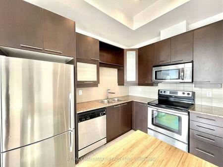 Sherbourne/Wellesley Functional Layout 1Bdrm +Den Lrg Living Room