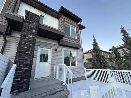 ? Townhouse for Rent in Laurel Landing – Available February 1st! ? | 25 - 2215 24 Street Northwest, Edmonton