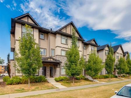 Applewood Townhomes | 3805 Marlborough Dr NE, Calgary