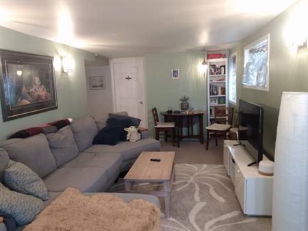 Cambie & Main - Clean & Bright 2 Bedroom Garden Suite