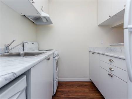 PENDERVILLE : One Bedroom Apartment 1,800$ for March 1st