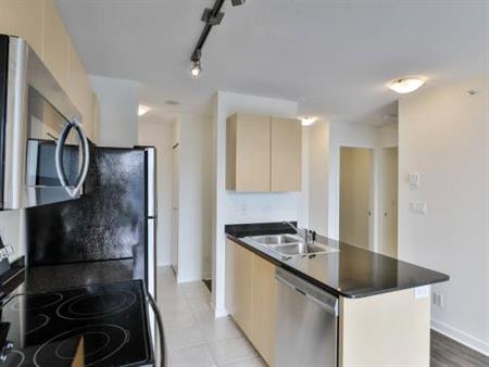 1 bedroom, Stainless-steel appliances, In suite Laundry