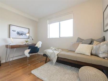 1BD 1BA, Private balcony, Community Garden