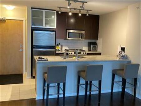 Burnaby Brentwood 2 Bed 2 Bath 16th Floor unit w/parking+locker