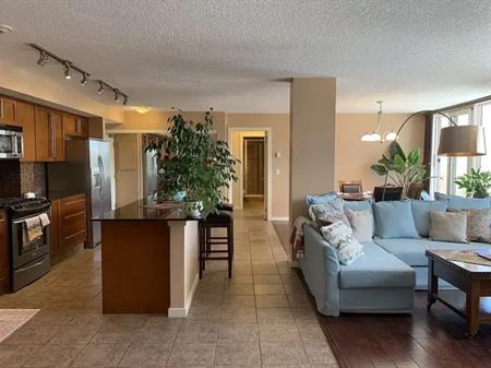 Spacious 1200 sf, Bright & Quiet, 2Bed/2Bath+Den Condo in Kensington | 308 - 429 14 St NW, Calgary