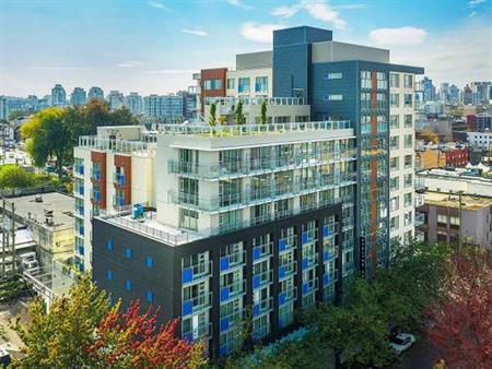 Gorgeous 2 BDRM unit- Roddan Lodge- Close to Gastown