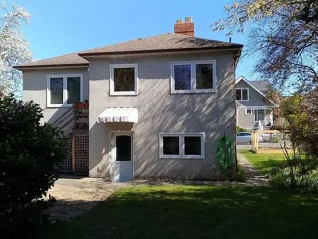 1 Bedroom large cozy ground floor suite (Gonzales/ Fairfield) | Victoria