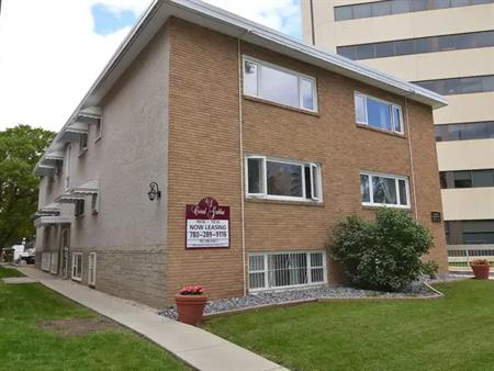 10032 112 St - Premium 1 bedroom - Great Oliver Location | 10032 112 Street Northwest, Edmonton