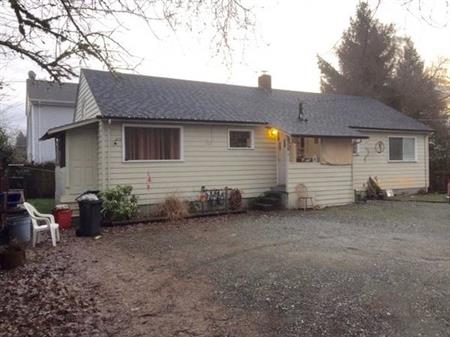 Maple Ridge Duplex Unit in Quiet Neighborhood.