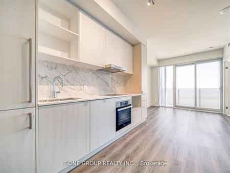 1+1 Bedroom, 2 Bathroom - Sugar Wharf Condos