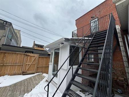 LITTLE ITALY LIFESTYLE 1 BED UPPER LEVEL WITH W/O DECK