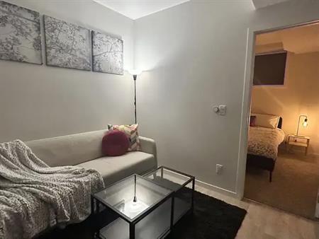 Fully Furnished Charming 2-Bedroom Suite | Calgary