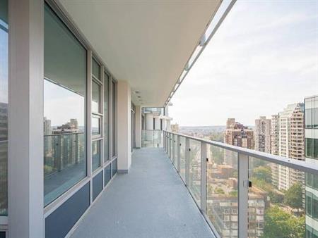 One Burrard Place - 2 Bed - 2 Bath + Den