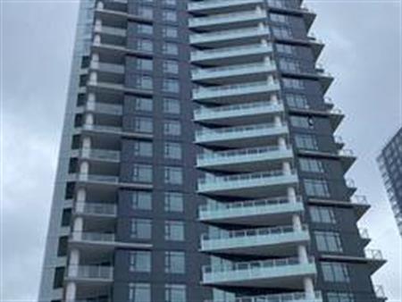 $2050 Corner Unit 1bed - Surrey City Center w/ own Parking