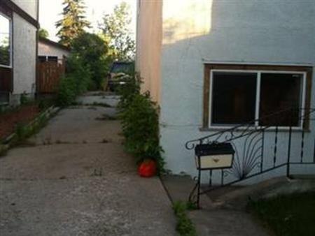 2 mtns short term rental! 2 bdrm mainfloor in West Hillhurst near U of