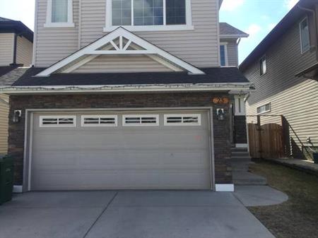 Almost 2000 sqft 2 Storey Home w/ Sunny West Backyard in Panorma Hills