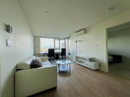 Richmond Centre 2bed 2bath 1den with parking FURNISHED