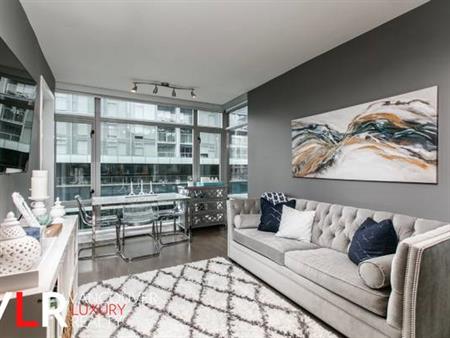 Prestigious 2 bed 2 bath apartment at L'Hermitage - Available Mar 1st.