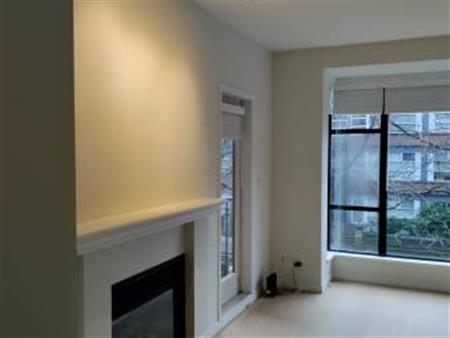 Spacious! Prime Kits Location! 1BR 1BA 1DEN for rent