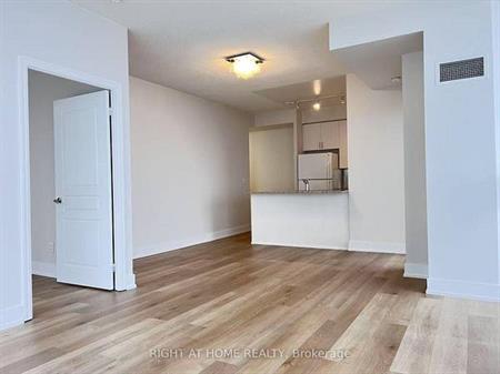 Burnhamthorpe/Duke Of York-New Paint Open Concept 2Bd+Den, P &Locker