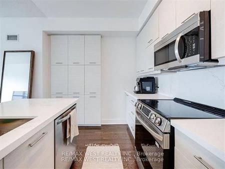 Yonge/Finch-Rent Controlled Spacious Bright 2Bd 2Bath Parking&Locker