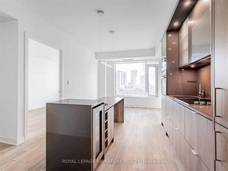 1+1 Bedroom, 1 Bathroom - Yorkville Condos