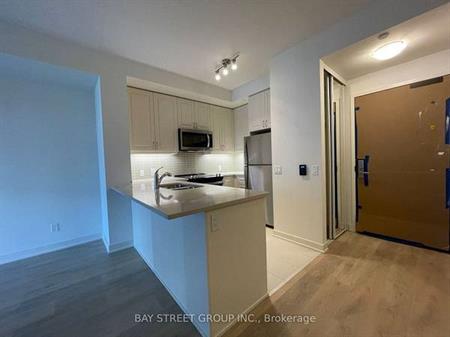 Yonge/Sheppard-NEW Spacious Bright 1Bd+Den Parking & Locker