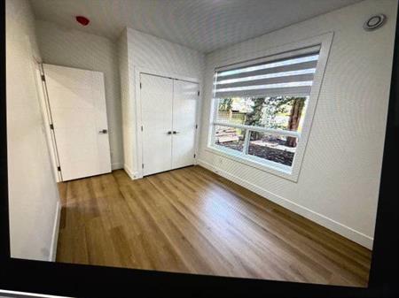 Brand new Ground level Two bedroom suit in south surrey