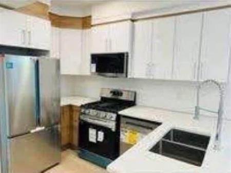 1 bed 1 bath Modern basement Apartment