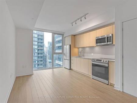 1+1 Bedroom, 1 Bathroom - 357 King Residences