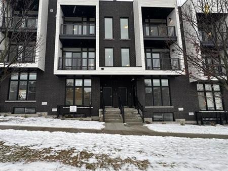 Brand-New, Never-Lived-In 2 Level Townhouse Condo (2 Bed, 2 Bath)