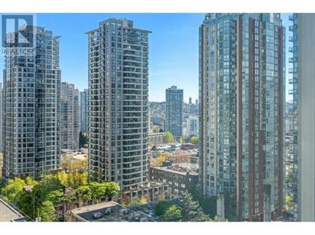 One bedroom and den and solarium In Downtown Vancouver