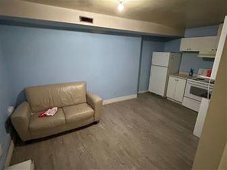 2 Bed 1 Bath suite for Rent!