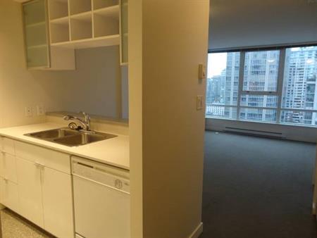 Modern 1 Bed, 1 Bath + Den, In-Suite Laundry, Parking, Balcony & More