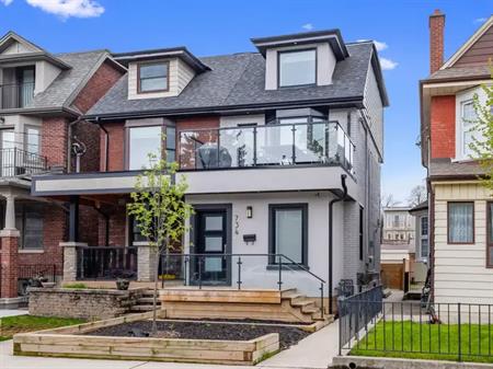 Bluestone Duplex | 734 Shaw Street, Toronto