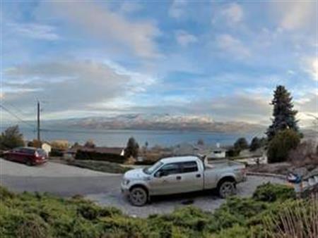 Beautiful Home with Amazing View in Peachland for Rent