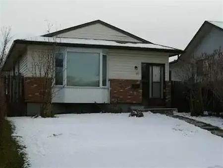 3 Bed room House in Abbyedale | 40 Aberdare Crescent Northeast, Calgary