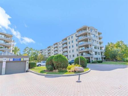 Rosecliffe Gardens II | 630 Springbank Drive, London